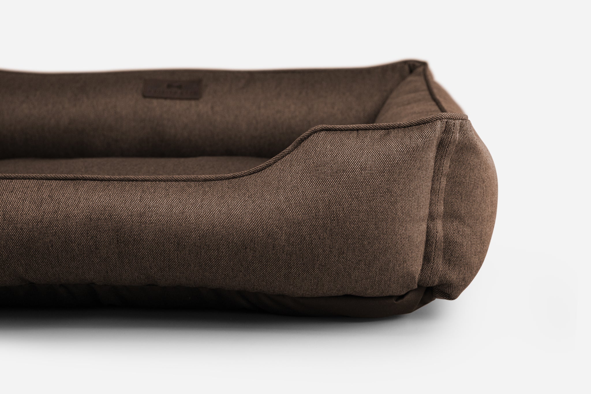 Chester & Lee | Cotton Sleeper Dog Bed Brown